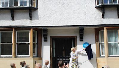 Blue plaque honours one of Oxford's first female GPs