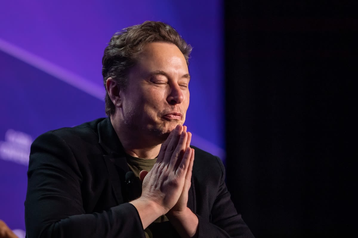 This Pedantic Elon Musk Tweet Perfectly Illustrates Why Nobody Can Stand Him Anymore