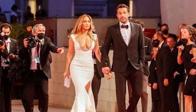 Jennifer Lopez Is 'Tired' of Husband Ben Affleck's 'Nasty' Cigarette Habit: 'She Can’t Stand It'