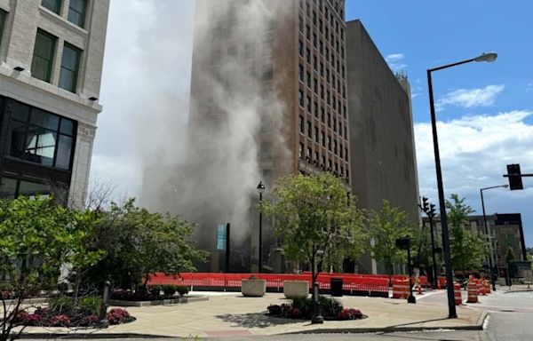 7 injured, 2 missing after explosion rocks downtown Youngstown, Ohio