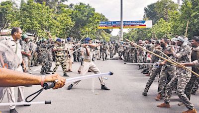 20 injured as cops, police assistants on contract clash during Ranchi protest