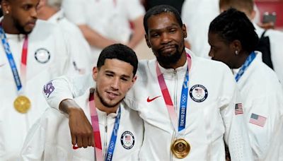 Según se informa, Devin Booker y Kevin Durant fueron nombrados en la lista que los llevará a los Juegos Olímpicos en Paris 2024.