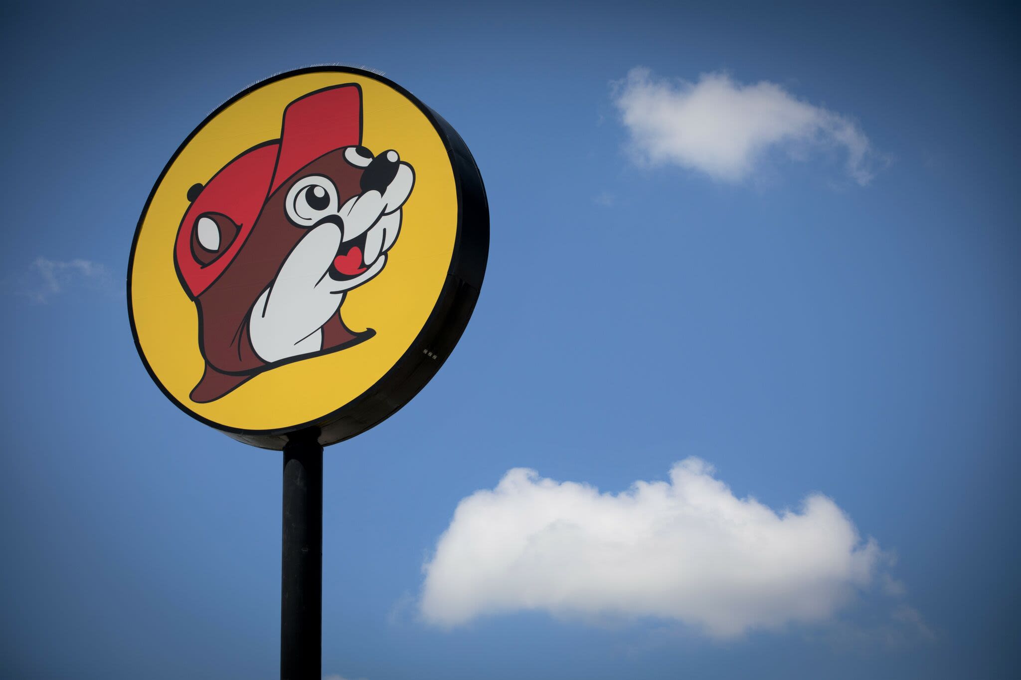 Buc-ee's bachelor party: They're 'having more fun than ANY of us'