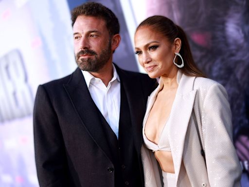 Ben Affleck Was Spotted Without His Wedding Ring While Jennifer Lopez Vacations Abroad