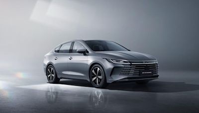 Híbrido e com tecnologia revolucionária, sedã BYD King chega ao Brasil para ganhar as ruas