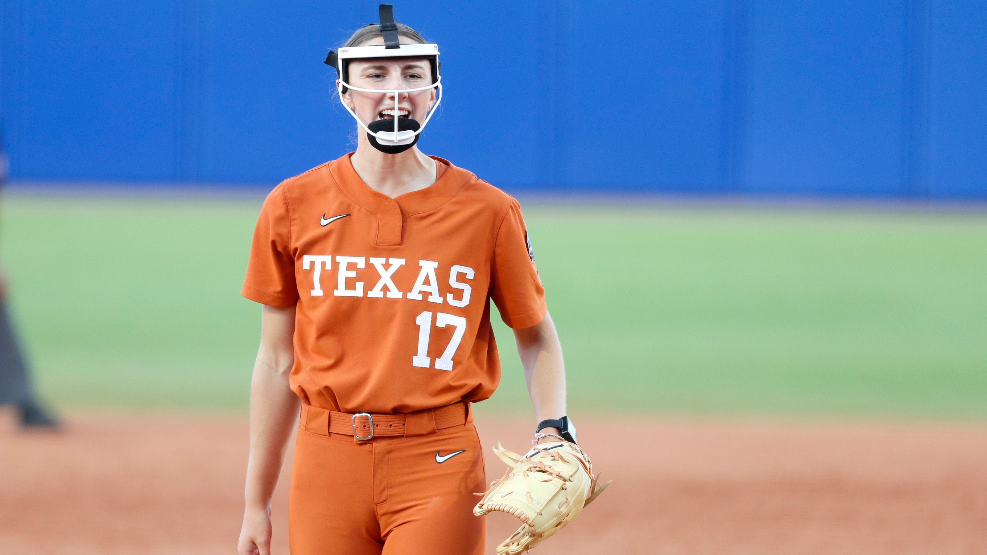 Texas softball vs. Stanford final score, highlights: Longhorns advance to WCWS championship series