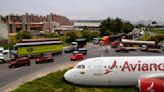 Avianca da noticia que alivia a viajeros por paro de camioneros; preocupaba a varios