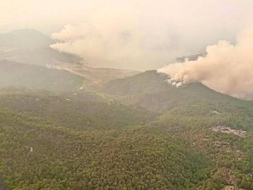 Valle de Bravo se quema: Incendio forestal amenaza zona de Cualtenco y Velo de Novia