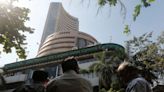 Indian shares end tad lower in choppy session as liquidity dries up