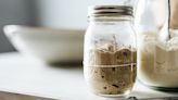 The Rubber Band Tip For Accurately Marking Your Sourdough Starter