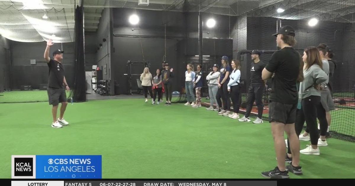 Long Beach baseball moms learn power of supportive cheering from professional athletes