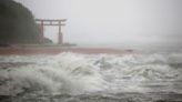 Miles de evacuados en Japón por un fuerte tifón