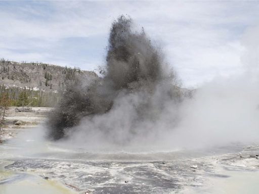 Surprise eruption in Yellowstone sends tourists scrambling for safety