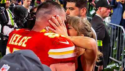 Taylor Swift and Travis Kelce Odds - Could Swift Say "Yes"?