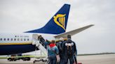 Multa histórica de 150 millones a Ryanair, Volotea, Vueling y EasyJet por cobrar el equipaje de cabina