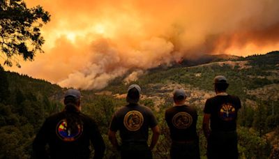 El incendio de un parque en California es ahora más grande que el de Phoenix, mientras que en Canadá un incendio está abrasando uno de los parques nacionales más grandes