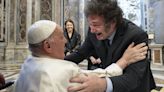 Gobiernos endeudados no pueden imponer privaciones "indignas" a la población, dice el papa Francisco