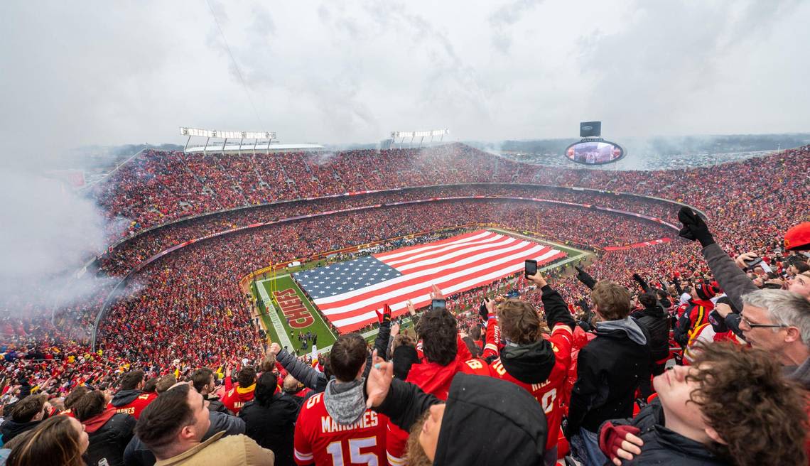 Missouri or Kansas? Some Royals, Chiefs fans don’t care where the teams play