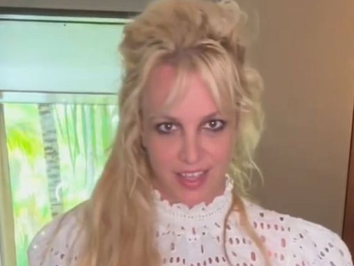 Britney Spears shares very rare pic with her sons as she tries to mend bond