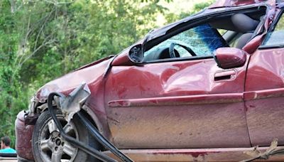 Muere mujer mientras conducía y causa accidente vial en colonia El Porvenir