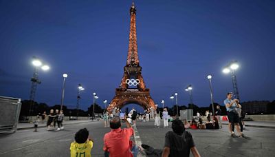 Sparkling Eiffel Tower lights up the night as the French capital prepares for Paris Olympics | Watch videos | Today News