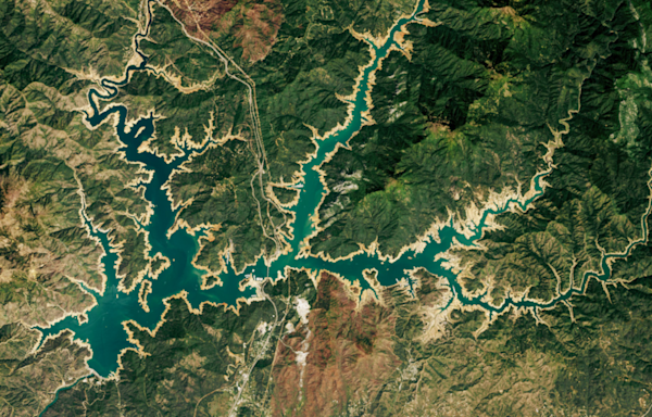 California's Lake Shasta full second year in a row, satellite images reveal