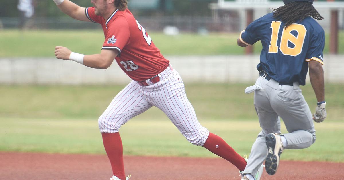 Outlaws split twin bill with Fort Smith