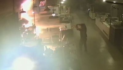 Heroic Henry's Depot employee extinguishes late-night fire at Sanford food hall: WATCH