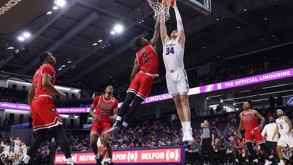 WATCH: Wisconsin transfer F Xavier Amos dominated a Big Ten rival in 2023-24