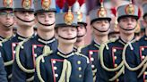 El uniforme de gala de la princesa Leonor que estrenó el rey Felipe hace 38 años