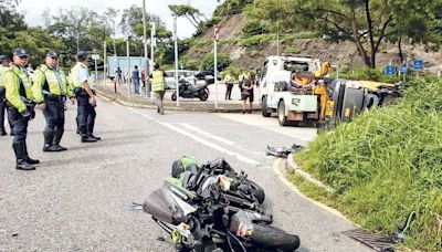 撼私家車5傷 鐵騎兩人拋半空 - 20240722 - 港聞