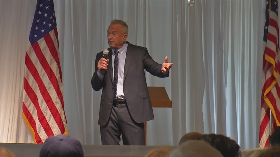 Robert F. Kennedy Jr. campaigns in West Seneca