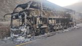 Arequipa: Bus interprovincial se incendia en la Panamericana Sur | VIDEO