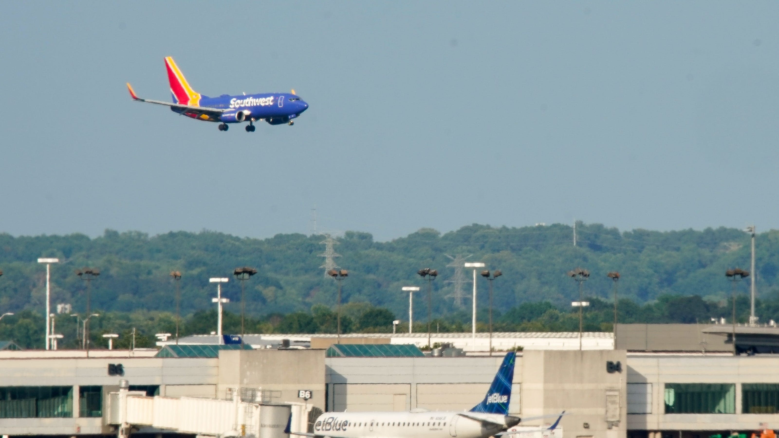 Southwest flight drops to about 500 feet over Oklahoma suburb, triggers alert: 'You good?'