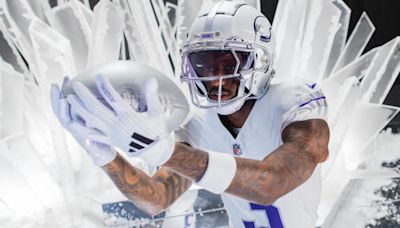 Minnesota Vikings reveal white "Winter Warrior" uniforms with new helmet