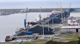 Cerca de 3,7 millones de toneladas en el primer semestre del año: el Puerto de Ferrol resiste gracias a los graneles sólidos