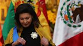 El Gobierno boliviano condecora a embajadora de México que refugió a políticos en 2019