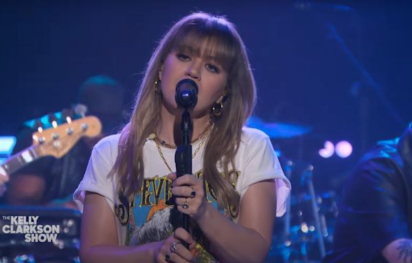 Hear Kelly Clarkson's Take on Miley Cyrus' 'Flowers' for Her Latest Kellyoke