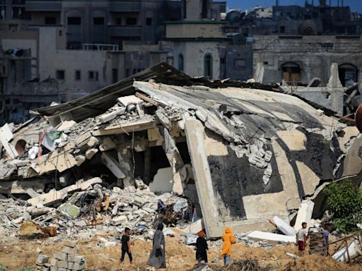 Gaza City's Shujaiya district heavily bombarded for fourth consecutive day