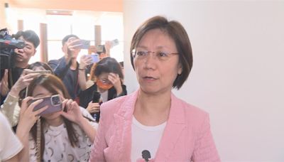 翁曉玲清大辦公室被貼「中國人教授」不認錯 今反嗆學生心胸狹隘