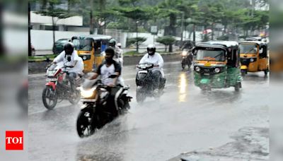 Thunderstorms Cause Traffic Chaos in Hyderabad: Yellow Alert Issued for 3 Days | Hyderabad News - Times of India