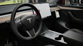 Tesla’s ‘Full Self-Driving’ Struggled Soon After Leaving My Driveway