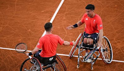 'It was electric in there' - GB's Alfie Hewitt and Gordon Reid reach third straight gold medal match at Paris 2024 - Eurosport