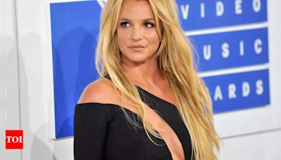Britney Spears announces she's single and criticizes boyfriend Paul Richard Soliz | English Movie News - Times of India