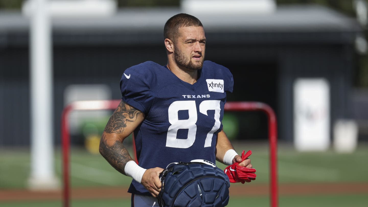 Texans Head Coach Claims Rookie TE Has Been 'Most Consistent Player On The Team'