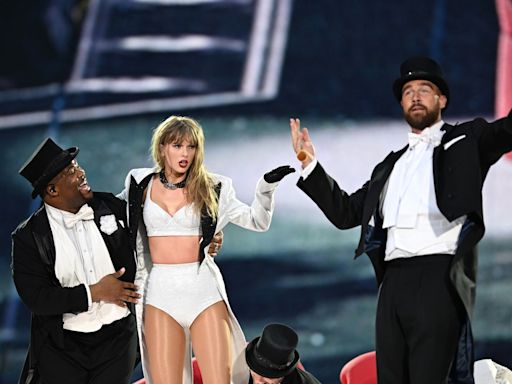 How Dumb and Dumber Inspired Taylor Swift and Travis Kelce’s Most Public PDA Yet