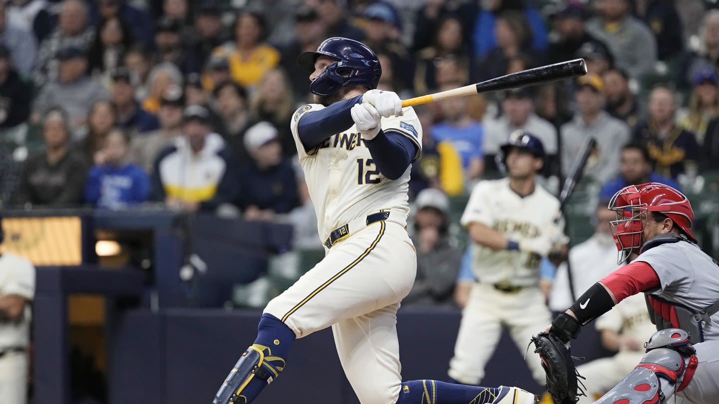 Rhys Hoskins's Dog Stole the Show in Brewers-Cardinals Game