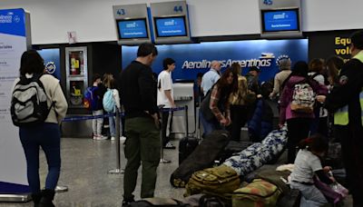 Paro de Aerolíneas Argentinas: fastidio y enojo de los pasajeros en Aeroparque