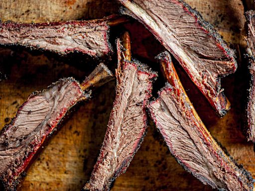 How to Smoke Ribs Like a Pro