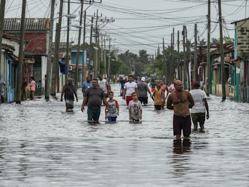 Hurricane Helene hits Florida: Residents displaced, streets flooded